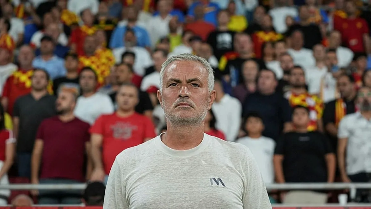 SON DAKİKA FENERBAHÇE HABERLERİ: Jose Mourinho istedi yönetim getiriyor! İşte Fenerbahçe’nin yeni orta sahası…