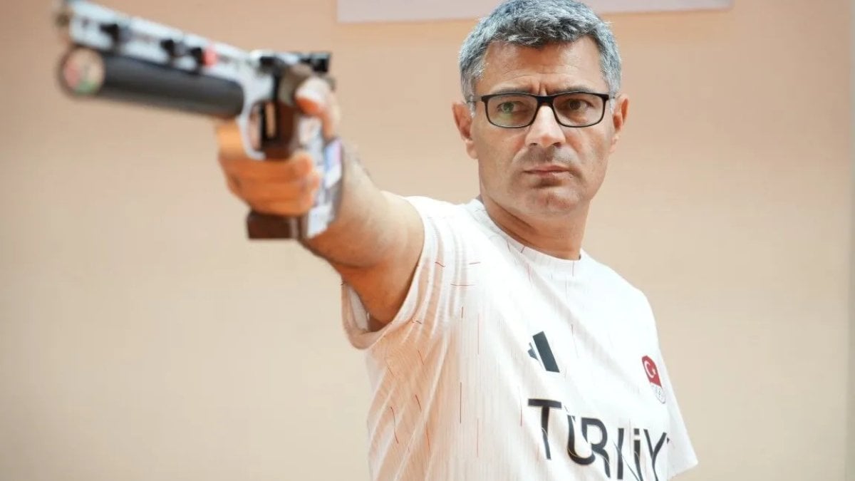 Yusuf Dikeç, annesiyle ilgili yapılan çirkin yorumlara cevap verdi