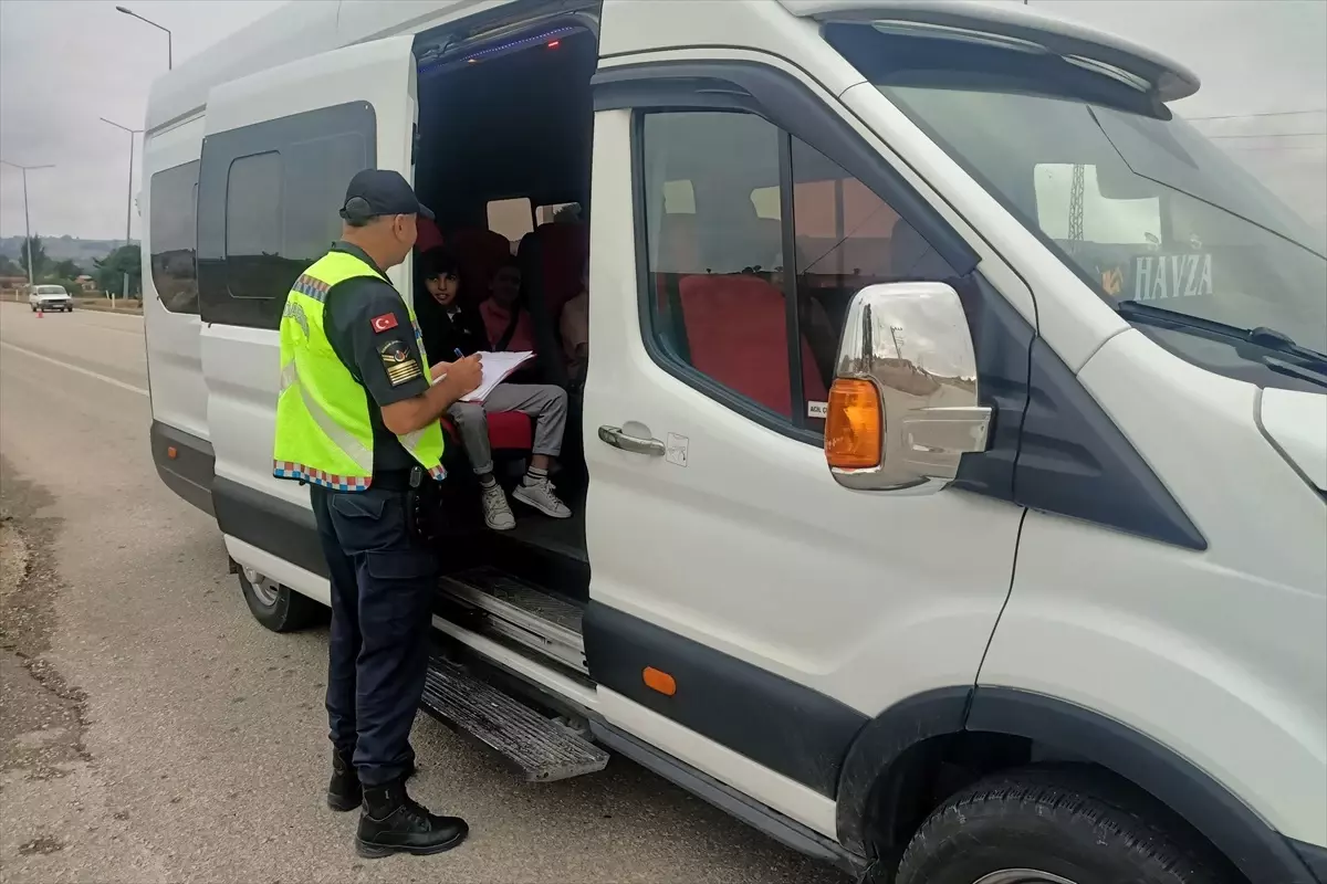 Servis Sürücülerine Trafik Eğitimi