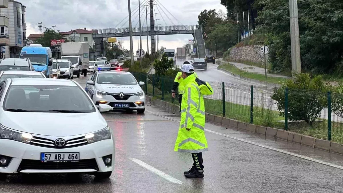 Sinop’ta trafik kazası: 4 yaşındaki çocuk yaralandı