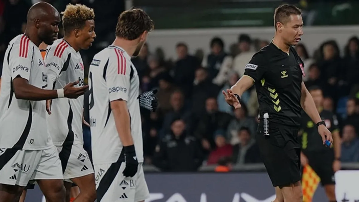 SON DAKİKA BEŞİKTAŞ HABERİ: Beşiktaşlı taraftarlardan büyük tepki! Penaltı beklenen pozisyonuna isyan ettiler…
