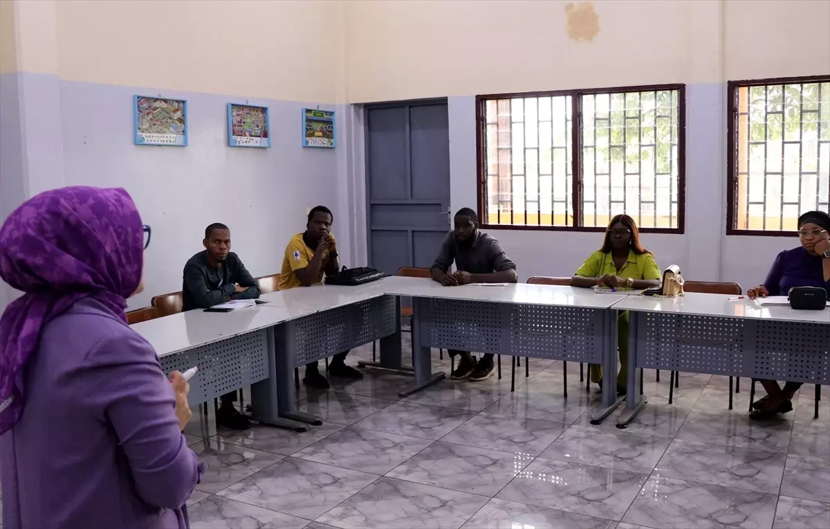 Kamerun’da Türkçe Öğretmenleri Yetiştiriliyor